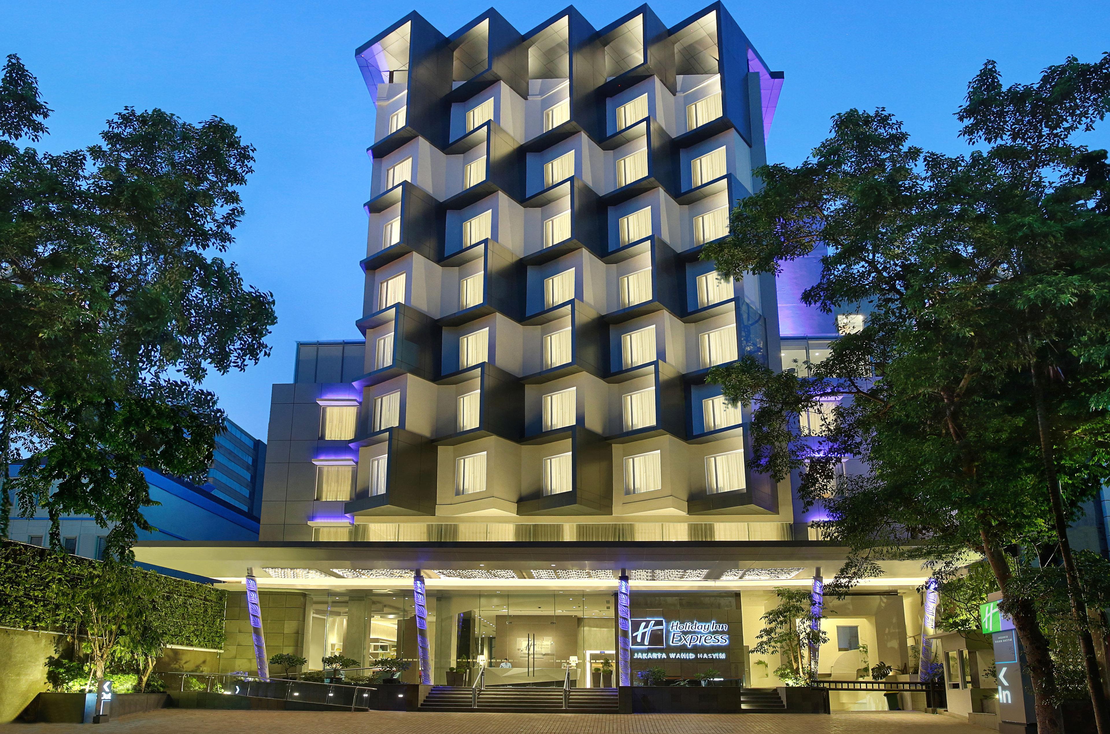 Holiday Inn Express Jakarta Wahid Hasyim, An Ihg Hotel Extérieur photo